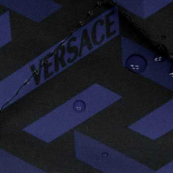 Ткань курточная стеганая с лого-принтом, черно-синий (013052)