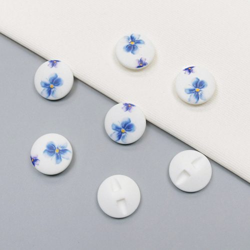 Пуговицы пластиковые, лилово-голубые цветы, 25 мм (008777)