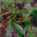 Шифон шелковый крэш, алые цветы на зеленом (014563)