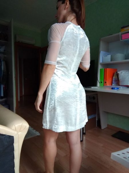 Жемчужное коктейльное платье