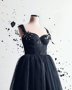 Платье на прозрачном корсаже черного цвета