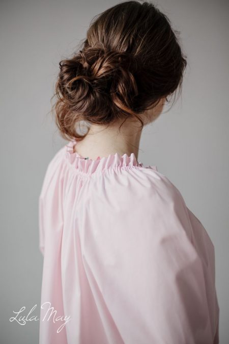 Ночная сорочка из бело-розового хлопка