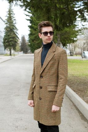 Пальто в британском стиле из твида