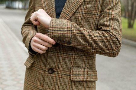 Пальто в британском стиле из твида
