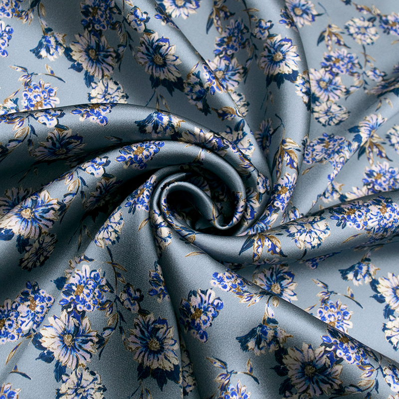 Атлас шелковый (сияюще-голубые цветы) (009212)