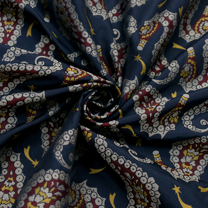Жаккард шелковый с рисунком «морской конек», темно-синий (012355)